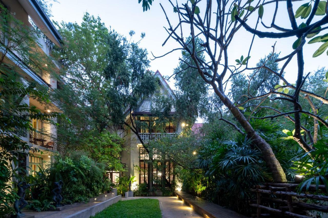 Ariyasom Villa Bangkok Exterior photo